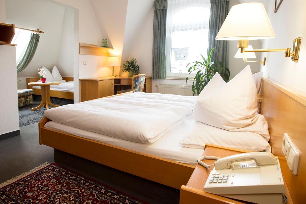 Hotel Heinz Plauen Quarto foto